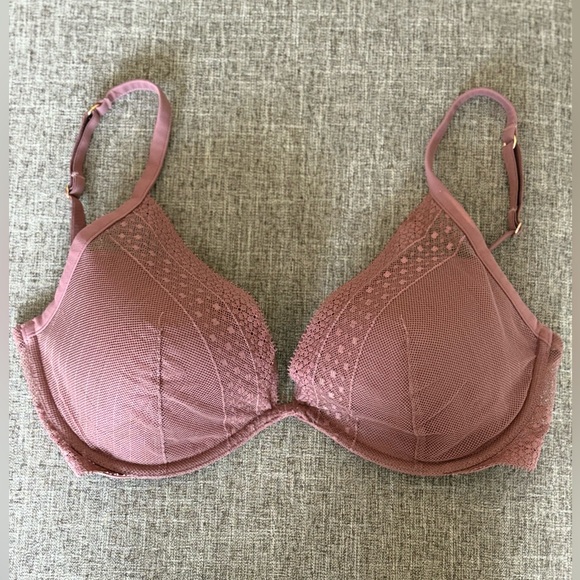 Victoria's Secret Other - Victorias Secret Vintage Rose Plunge Lace Bra